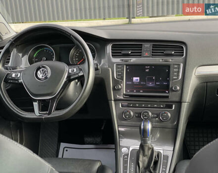Белый Фольксваген e-Golf, объемом двигателя 0 л и пробегом 132 тыс. км за 9500 $, фото 86 на Automoto.ua