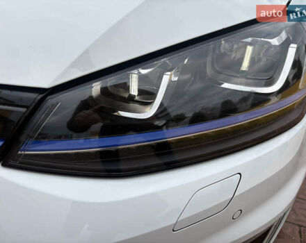 Белый Фольксваген e-Golf, объемом двигателя 0 л и пробегом 110 тыс. км за 8800 $, фото 33 на Automoto.ua