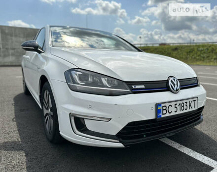 Белый Фольксваген e-Golf, объемом двигателя 0 л и пробегом 40 тыс. км за 15000 $, фото 14 на Automoto.ua