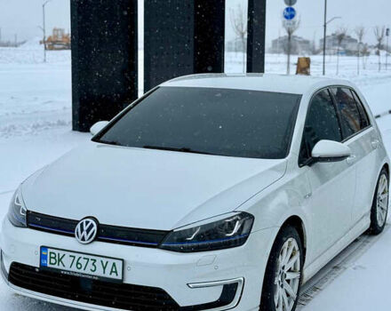 Білий Фольксваген e-Golf, об'ємом двигуна 0 л та пробігом 145 тис. км за 9300 $, фото 2 на Automoto.ua