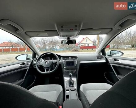 Белый Фольксваген e-Golf, объемом двигателя 0 л и пробегом 72 тыс. км за 12900 $, фото 27 на Automoto.ua