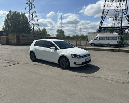 Белый Фольксваген e-Golf, объемом двигателя 0 л и пробегом 107 тыс. км за 10900 $, фото 10 на Automoto.ua