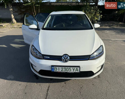 Белый Фольксваген e-Golf, объемом двигателя 0 л и пробегом 132 тыс. км за 10500 $, фото 2 на Automoto.ua