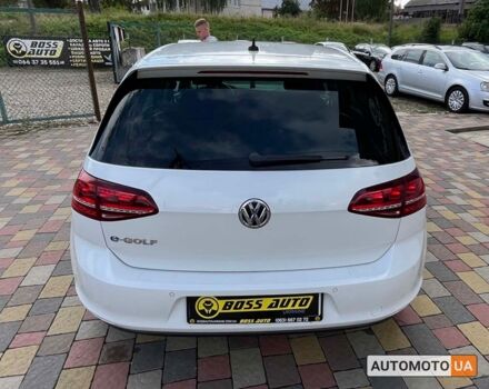 Белый Фольксваген e-Golf, объемом двигателя 24 л и пробегом 130 тыс. км за 11250 $, фото 4 на Automoto.ua