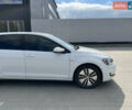 Белый Фольксваген e-Golf, объемом двигателя 0 л и пробегом 130 тыс. км за 10400 $, фото 8 на Automoto.ua