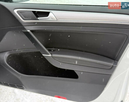 Белый Фольксваген e-Golf, объемом двигателя 0 л и пробегом 149 тыс. км за 8800 $, фото 37 на Automoto.ua