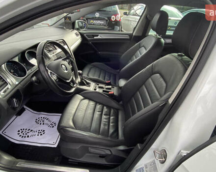 Белый Фольксваген e-Golf, объемом двигателя 0 л и пробегом 132 тыс. км за 9500 $, фото 94 на Automoto.ua