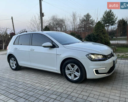 Белый Фольксваген e-Golf, объемом двигателя 0 л и пробегом 103 тыс. км за 11300 $, фото 2 на Automoto.ua