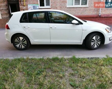 Білий Фольксваген e-Golf, об'ємом двигуна 0 л та пробігом 93 тис. км за 9100 $, фото 5 на Automoto.ua