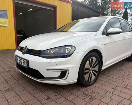 Белый Фольксваген e-Golf, объемом двигателя 0 л и пробегом 110 тыс. км за 8800 $, фото 35 на Automoto.ua