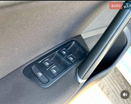 Белый Фольксваген e-Golf, объемом двигателя 0 л и пробегом 125 тыс. км за 9300 $, фото 6 на Automoto.ua