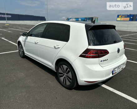 Белый Фольксваген e-Golf, объемом двигателя 0 л и пробегом 40 тыс. км за 15000 $, фото 9 на Automoto.ua