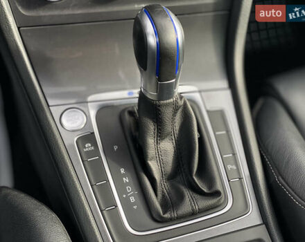 Белый Фольксваген e-Golf, объемом двигателя 0 л и пробегом 132 тыс. км за 9500 $, фото 85 на Automoto.ua