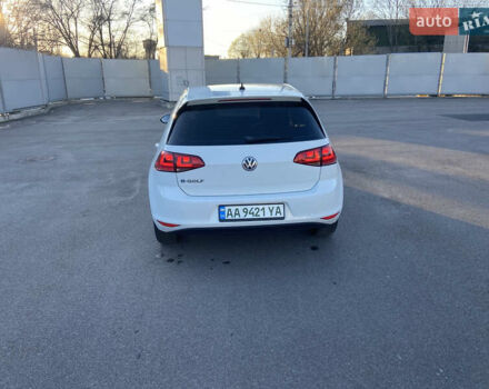 Белый Фольксваген e-Golf, объемом двигателя 0 л и пробегом 113 тыс. км за 9000 $, фото 4 на Automoto.ua