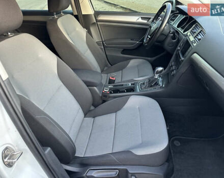 Белый Фольксваген e-Golf, объемом двигателя 0 л и пробегом 92 тыс. км за 7999 $, фото 24 на Automoto.ua