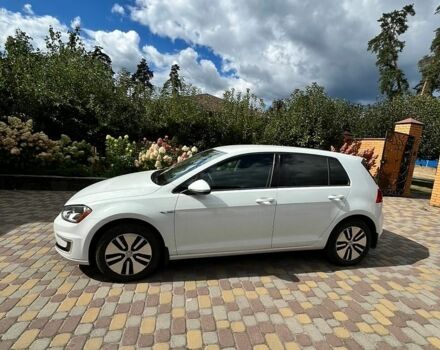 Белый Фольксваген e-Golf, объемом двигателя 0 л и пробегом 97 тыс. км за 9900 $, фото 5 на Automoto.ua