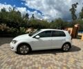 Белый Фольксваген e-Golf, объемом двигателя 0 л и пробегом 97 тыс. км за 9900 $, фото 5 на Automoto.ua