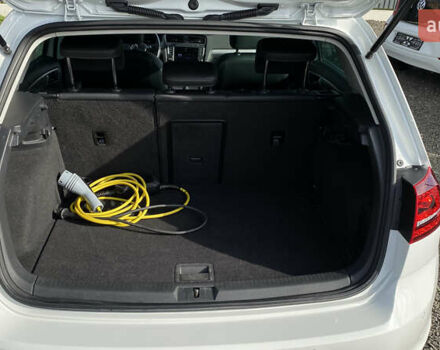 Белый Фольксваген e-Golf, объемом двигателя 0 л и пробегом 132 тыс. км за 9500 $, фото 106 на Automoto.ua