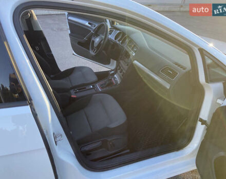 Белый Фольксваген e-Golf, объемом двигателя 0 л и пробегом 113 тыс. км за 9000 $, фото 19 на Automoto.ua