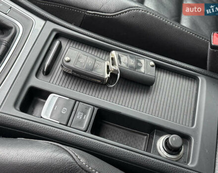 Белый Фольксваген e-Golf, объемом двигателя 0 л и пробегом 149 тыс. км за 8800 $, фото 30 на Automoto.ua