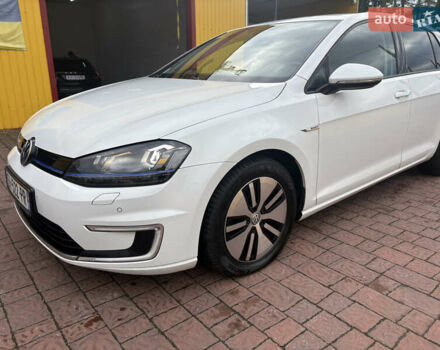 Белый Фольксваген e-Golf, объемом двигателя 0 л и пробегом 110 тыс. км за 8800 $, фото 2 на Automoto.ua