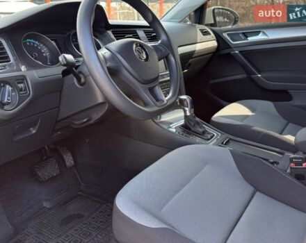 Білий Фольксваген e-Golf, об'ємом двигуна 0 л та пробігом 88 тис. км за 12000 $, фото 6 на Automoto.ua