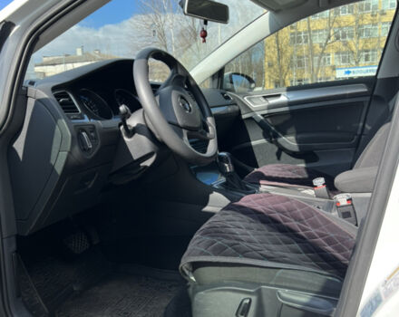 Белый Фольксваген e-Golf, объемом двигателя 0 л и пробегом 130 тыс. км за 10400 $, фото 40 на Automoto.ua