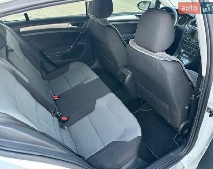 Белый Фольксваген e-Golf, объемом двигателя 0 л и пробегом 131 тыс. км за 8700 $, фото 15 на Automoto.ua