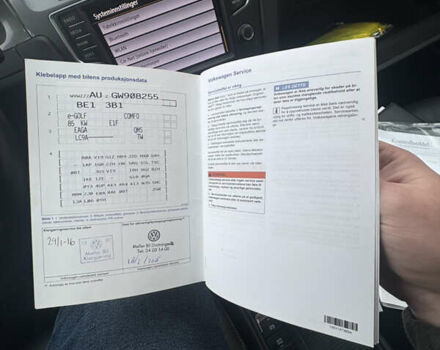 Белый Фольксваген e-Golf, объемом двигателя 0 л и пробегом 110 тыс. км за 8800 $, фото 12 на Automoto.ua