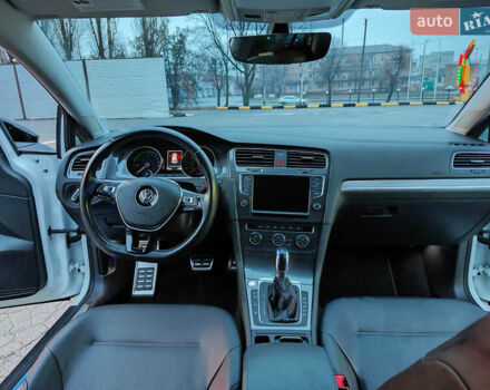 Белый Фольксваген e-Golf, объемом двигателя 0 л и пробегом 72 тыс. км за 11100 $, фото 1 на Automoto.ua