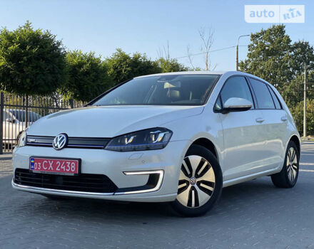 Белый Фольксваген e-Golf, объемом двигателя 0 л и пробегом 125 тыс. км за 13500 $, фото 16 на Automoto.ua