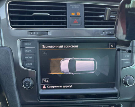 Белый Фольксваген e-Golf, объемом двигателя 0 л и пробегом 87 тыс. км за 10650 $, фото 13 на Automoto.ua