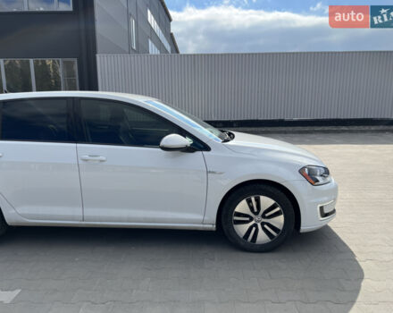 Белый Фольксваген e-Golf, объемом двигателя 0 л и пробегом 130 тыс. км за 10400 $, фото 8 на Automoto.ua