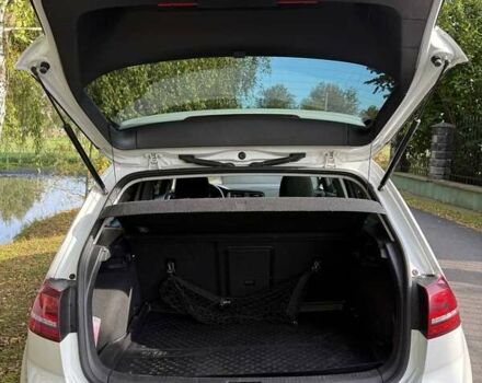 Белый Фольксваген e-Golf, объемом двигателя 0 л и пробегом 140 тыс. км за 9450 $, фото 21 на Automoto.ua