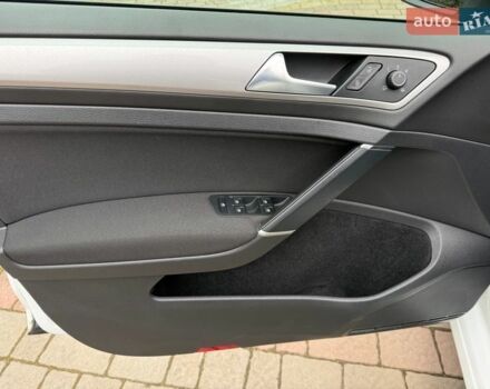 Білий Фольксваген e-Golf, об'ємом двигуна 0 л та пробігом 34 тис. км за 10999 $, фото 19 на Automoto.ua