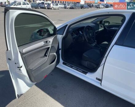 Белый Фольксваген e-Golf, объемом двигателя 0 л и пробегом 119 тыс. км за 8600 $, фото 21 на Automoto.ua