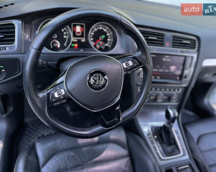 Белый Фольксваген e-Golf, объемом двигателя 0 л и пробегом 103 тыс. км за 11300 $, фото 8 на Automoto.ua
