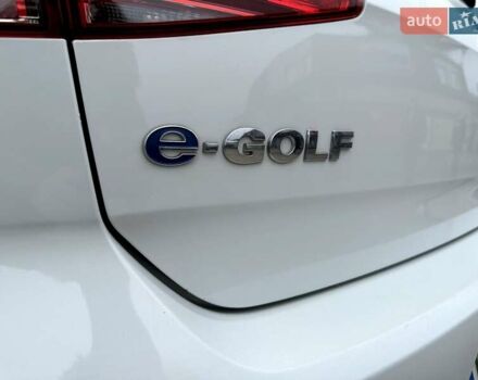 Белый Фольксваген e-Golf, объемом двигателя 0 л и пробегом 72 тыс. км за 12900 $, фото 12 на Automoto.ua