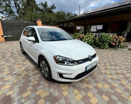 Белый Фольксваген e-Golf, объемом двигателя 0 л и пробегом 97 тыс. км за 9900 $, фото 1 на Automoto.ua