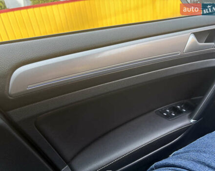 Белый Фольксваген e-Golf, объемом двигателя 0 л и пробегом 110 тыс. км за 8800 $, фото 11 на Automoto.ua