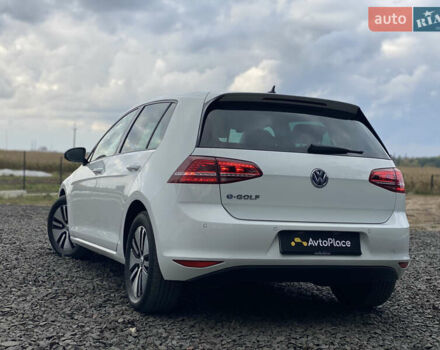 Белый Фольксваген e-Golf, объемом двигателя 0 л и пробегом 132 тыс. км за 9500 $, фото 19 на Automoto.ua