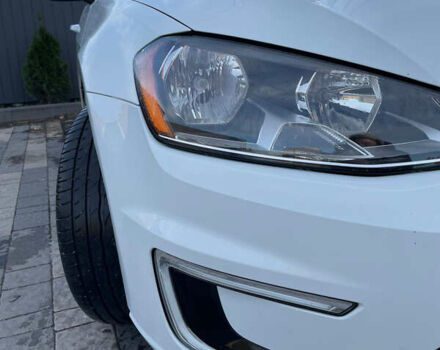 Белый Фольксваген e-Golf, объемом двигателя 0 л и пробегом 102 тыс. км за 7100 $, фото 11 на Automoto.ua