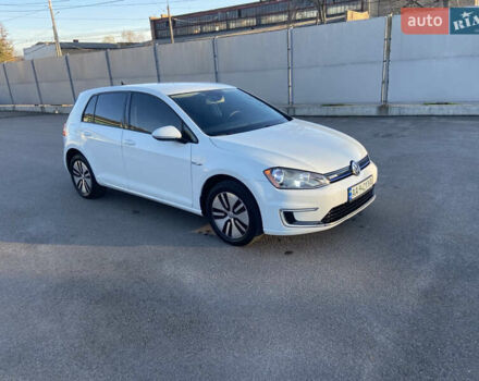 Белый Фольксваген e-Golf, объемом двигателя 0 л и пробегом 113 тыс. км за 9000 $, фото 1 на Automoto.ua
