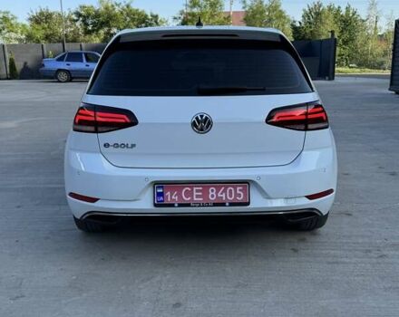 Белый Фольксваген e-Golf, объемом двигателя 0 л и пробегом 120 тыс. км за 13593 $, фото 2 на Automoto.ua