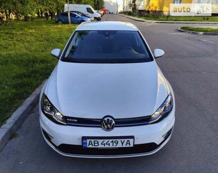 Белый Фольксваген e-Golf, объемом двигателя 0 л и пробегом 119 тыс. км за 14950 $, фото 45 на Automoto.ua