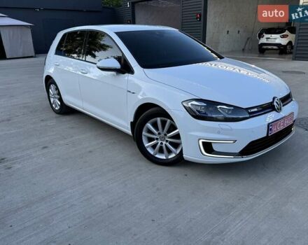 Белый Фольксваген e-Golf, объемом двигателя 0 л и пробегом 120 тыс. км за 13593 $, фото 1 на Automoto.ua