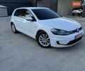 Белый Фольксваген e-Golf, объемом двигателя 0 л и пробегом 120 тыс. км за 13593 $, фото 1 на Automoto.ua