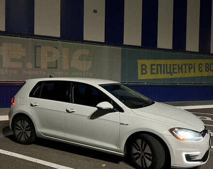 Білий Фольксваген e-Golf, об'ємом двигуна 0 л та пробігом 248 тис. км за 9500 $, фото 4 на Automoto.ua