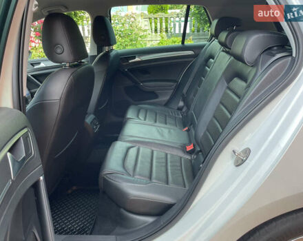 Белый Фольксваген e-Golf, объемом двигателя 0 л и пробегом 90 тыс. км за 14699 $, фото 15 на Automoto.ua