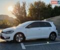 Белый Фольксваген e-Golf, объемом двигателя 0 л и пробегом 132 тыс. км за 12300 $, фото 4 на Automoto.ua
